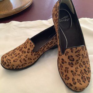 7.5M Dansko slip on (Excellent condition)
